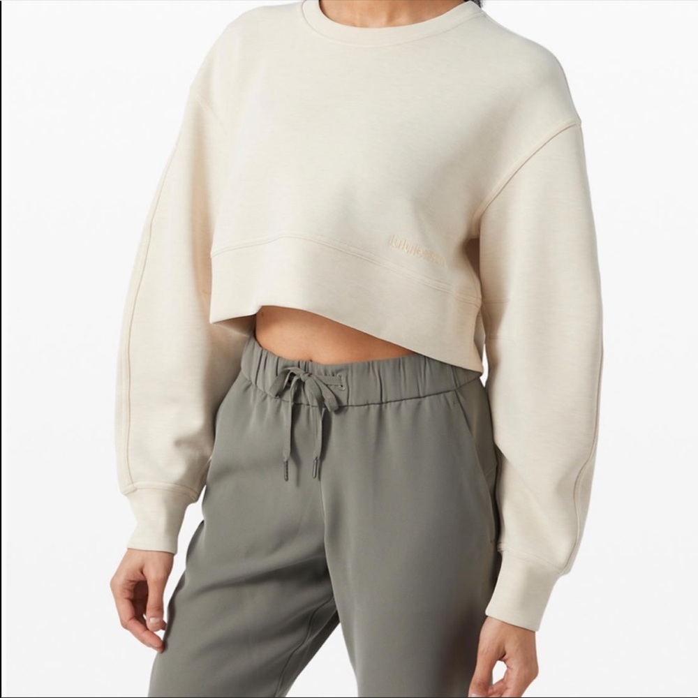 Lululemon crop crew